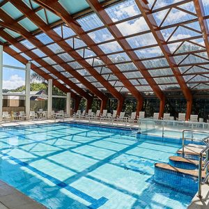 Destinos Turísticos para aquecer a alma com um banho na piscina térmica do Dall" Onder 