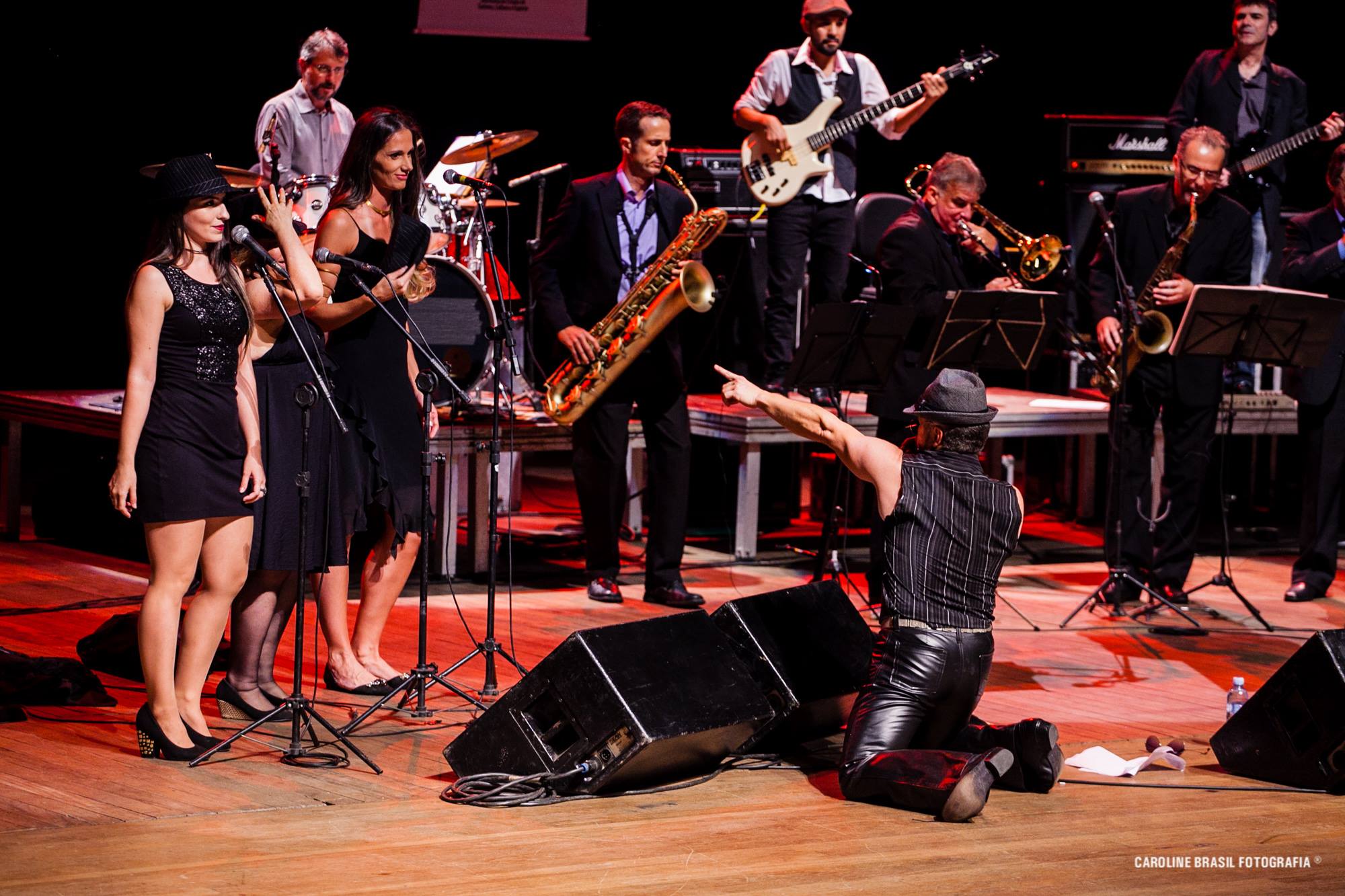 The Back Street Band, se apresenta no palco da Lorenzo’s Pizzaria em Cacupé