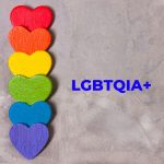 Esse mês é para celebrar Orgulho LGBTQIA+, cerca de 40 estabelecimentos, entre hotéis, bares, restaurantes e atrações turísticas, vão oferecer benefícios especiais aos visitantes