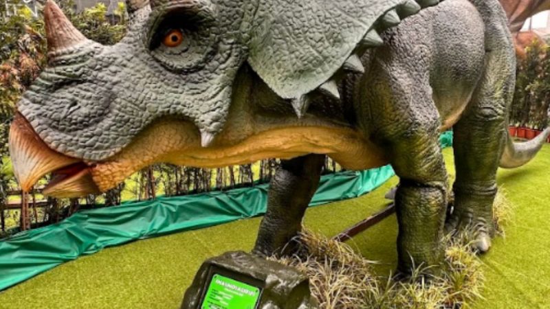 Aventura Jurássica apresenta ‘spoiler’ da atração com mais de 40 dinossauros a partir de sábado (08)