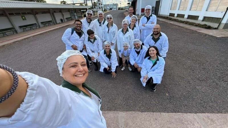 Jornalistas da ABRAJET visitam o Packing House da Fischer em Fraiburgo e conheceram como se classifica, armazena, embala e distribui maçãs