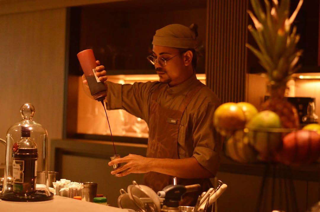Entre os 10 melhores do Brasil: Chefe de bar do Hotel HCM avança à semifinal nacional da Campari Bartender Competition 2026