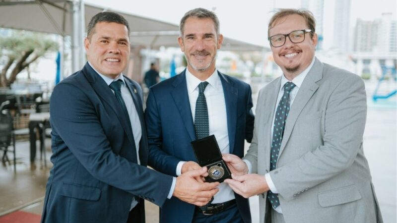 CEO da Azimut participa de visita de embaixadores a Itajaí